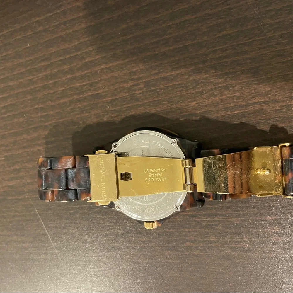 Michael Kors tortoise watch. - Picture 3 of 5